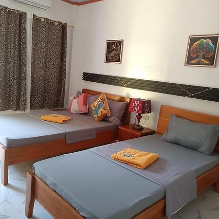 J&J Tourist Inn Bohol Eksteriør billede